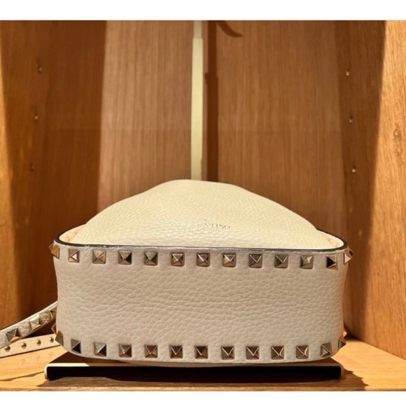 Valentino Rockstud Bucket crossbody bag💋 - Picture 4 of 10